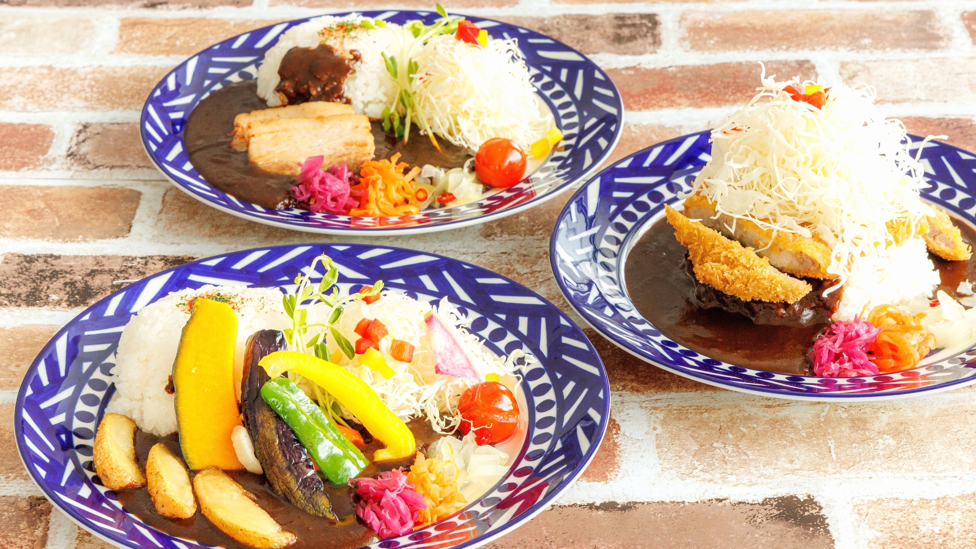 【ランチ】美瑛ポークカレー・美瑛豚カツカレー・野菜カレー