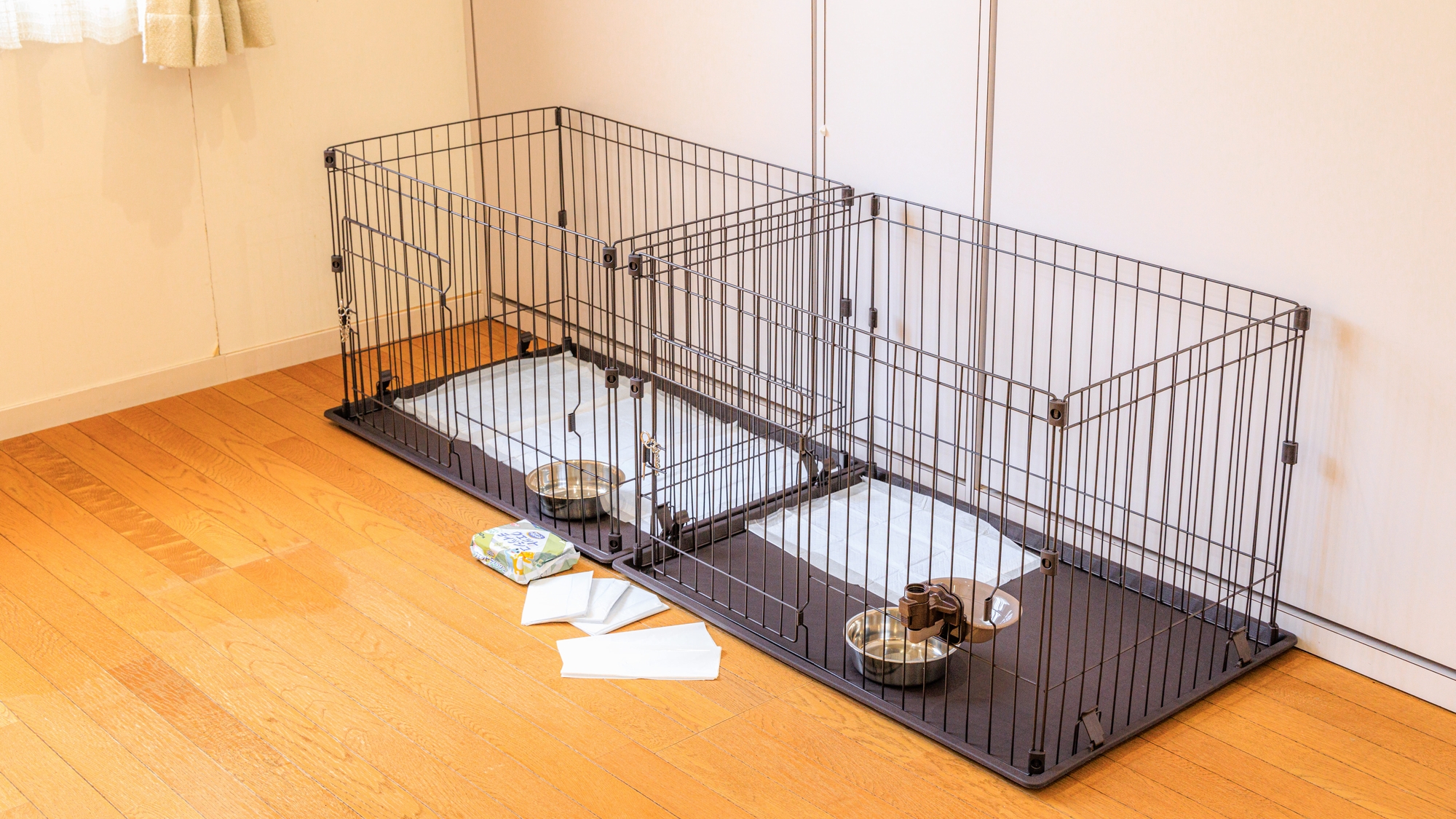 ワンちゃんコテージ｜ケージ2個と、その他愛犬に嬉しいアメニティをご用意しております！