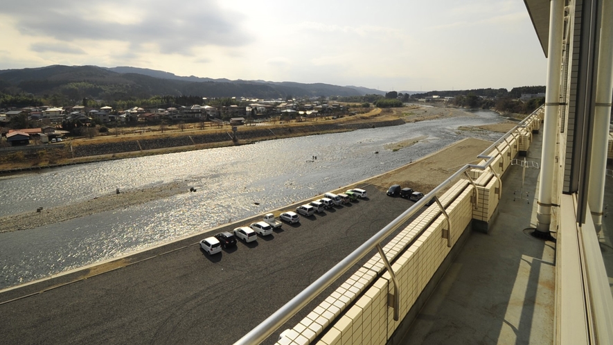 *那珂川のせせらぎ