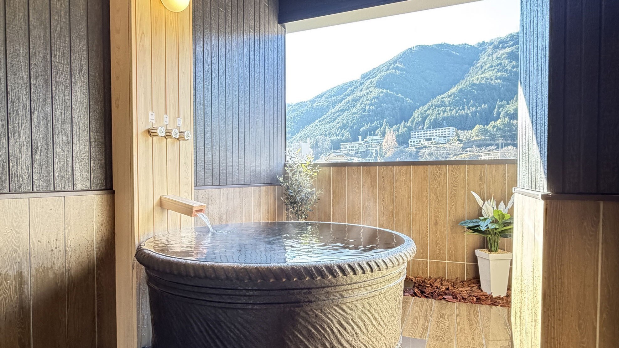 貸切露天風呂「香風（かふう）」