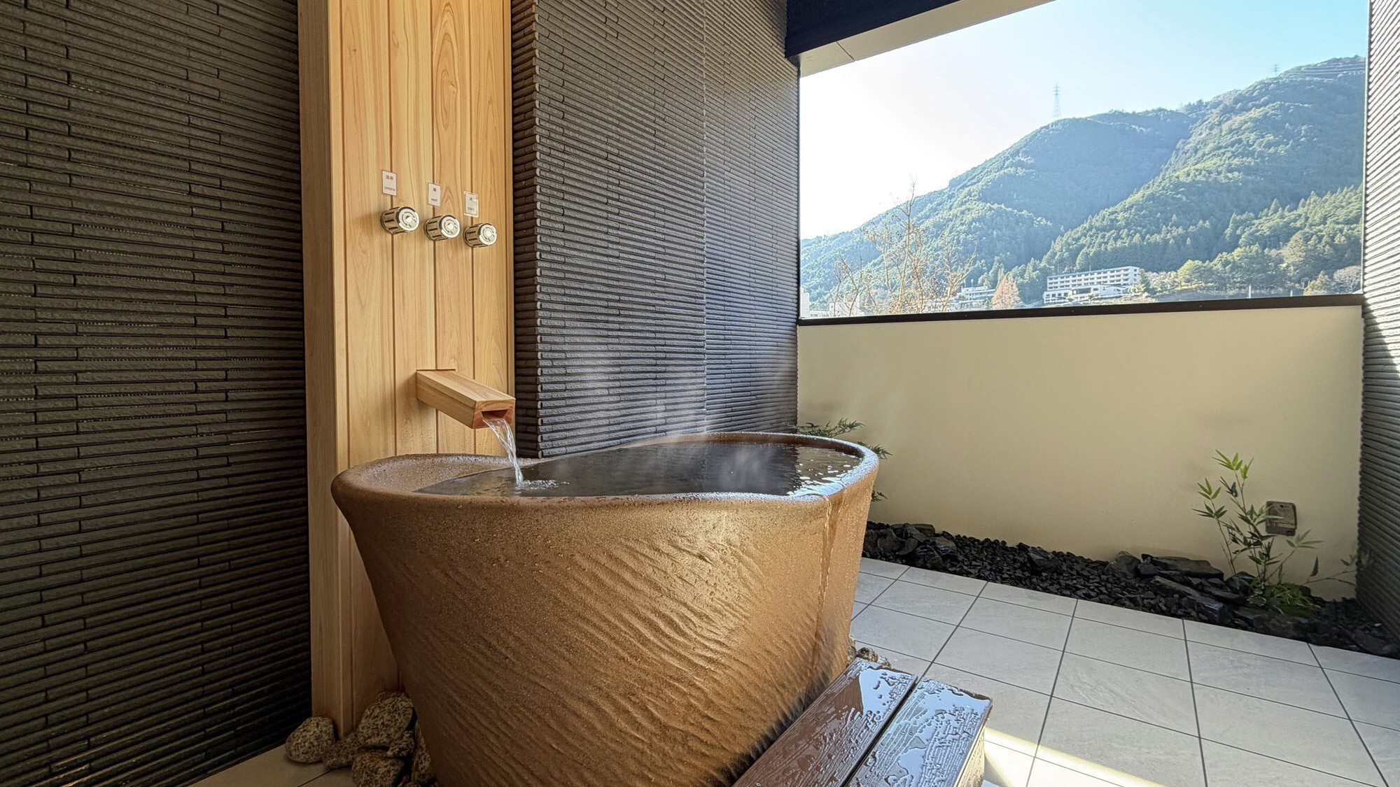 貸切露天風呂「石庭（せきてい）」