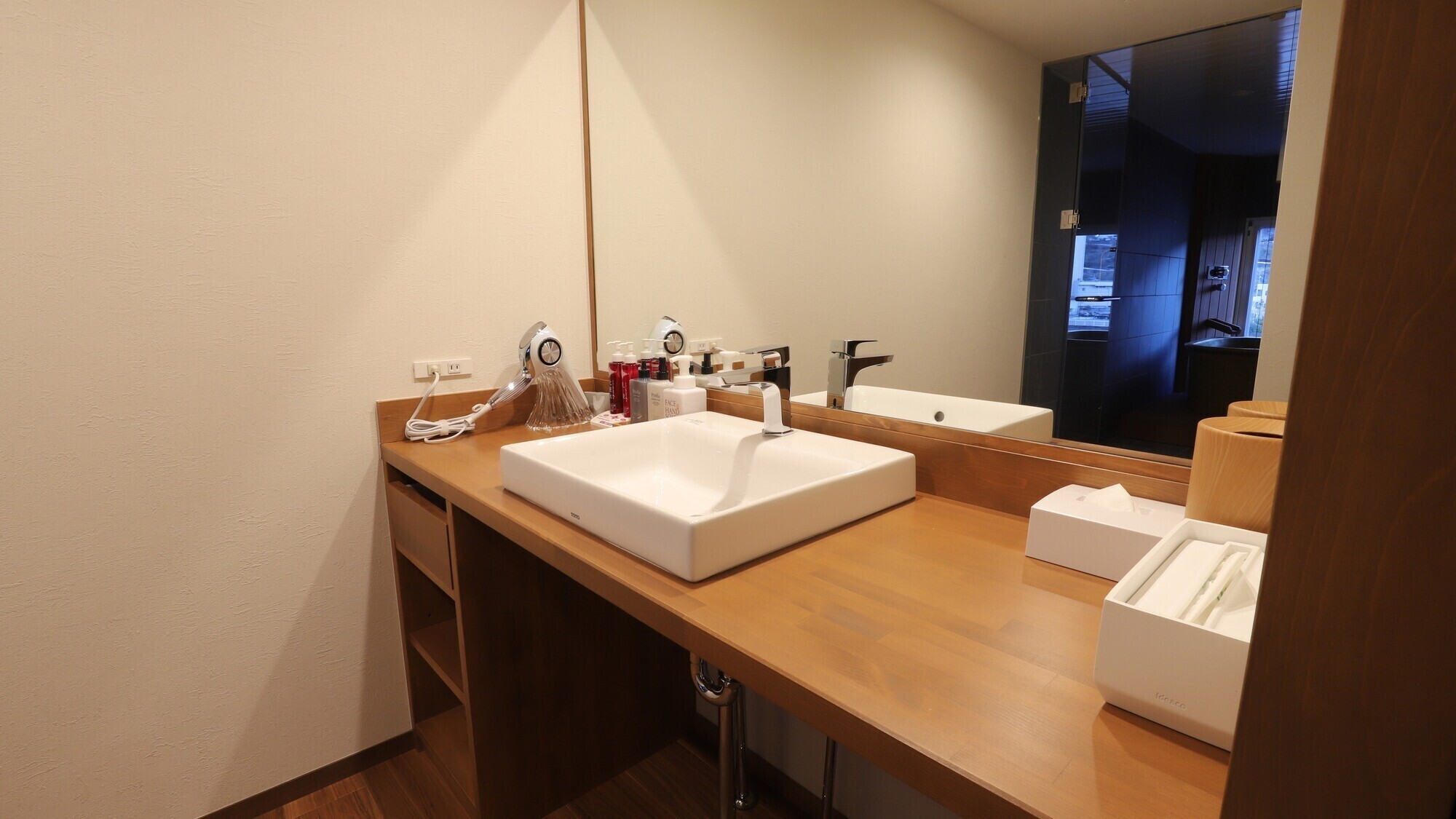 呂尚館【禁煙】温泉風呂付き和洋室 洗面R