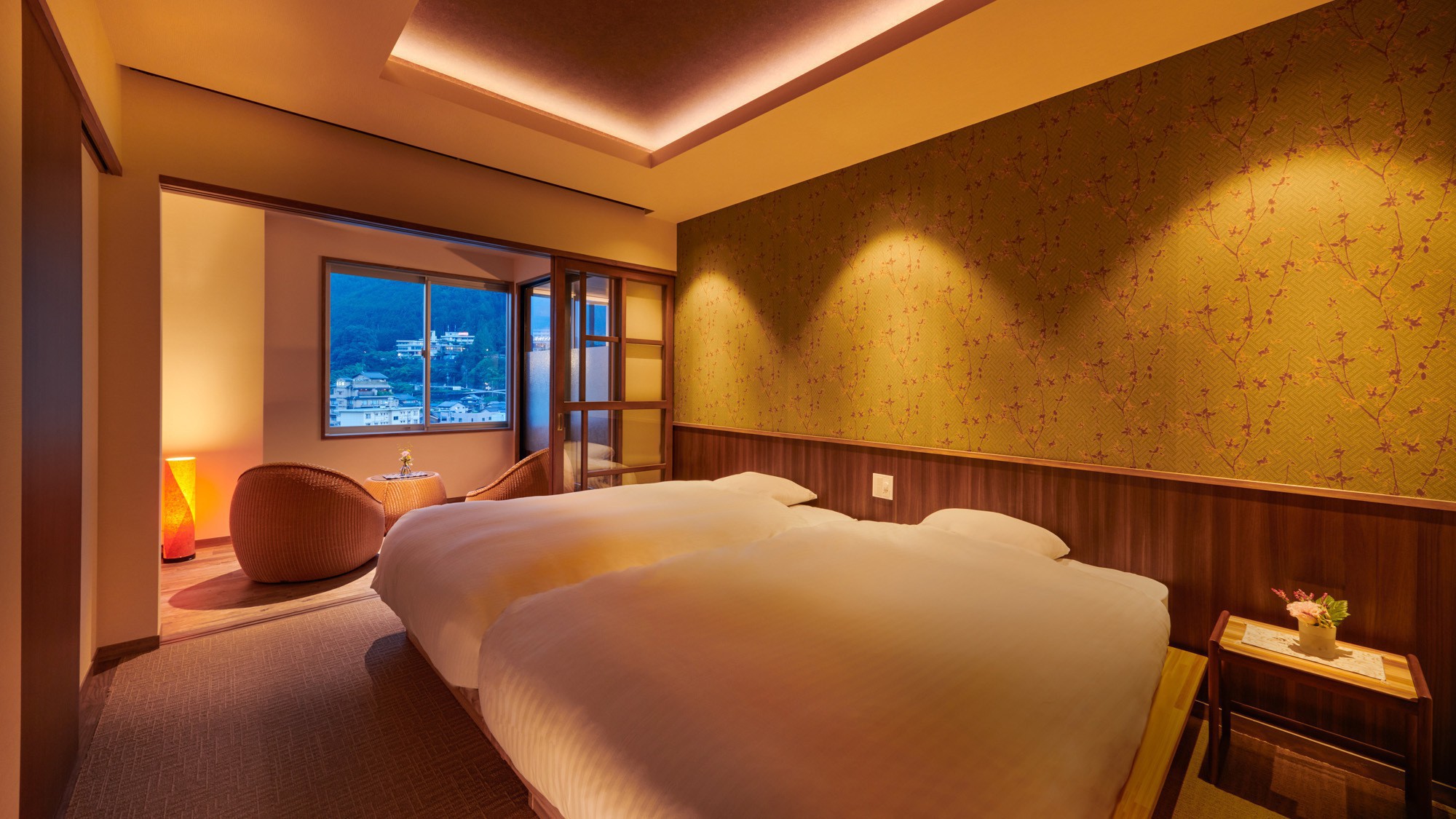 百瀬・千箱のベッドルーム（暮色） 