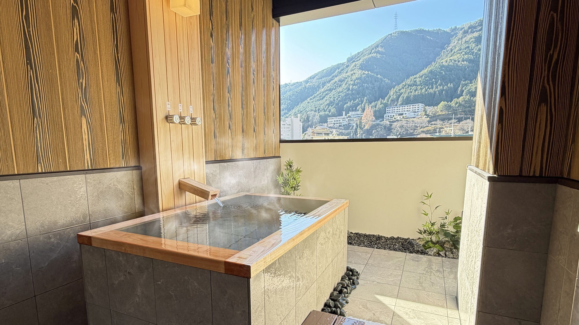 貸切露天風呂「雪月花（せつげっか）」