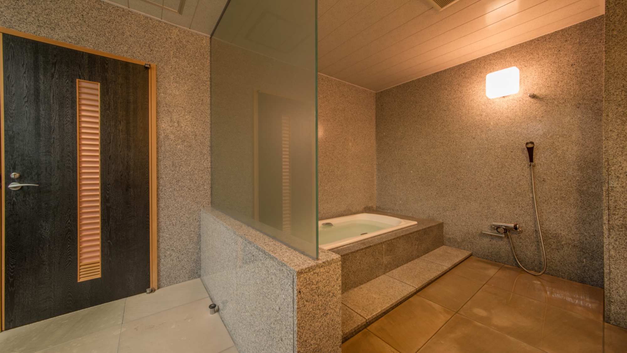 大観荘最上階の特別室「きくすい」◆浴室◆