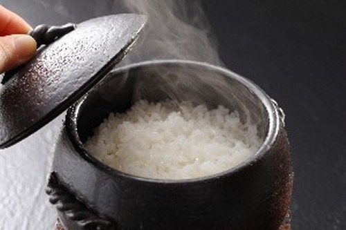 【秋限定・新米】炊きたて山形県産「つや姫」を味わう♪日本海の海鮮膳と旬の芋煮プラン