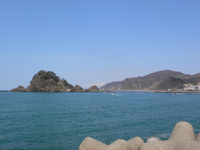 白山島と鳥海山