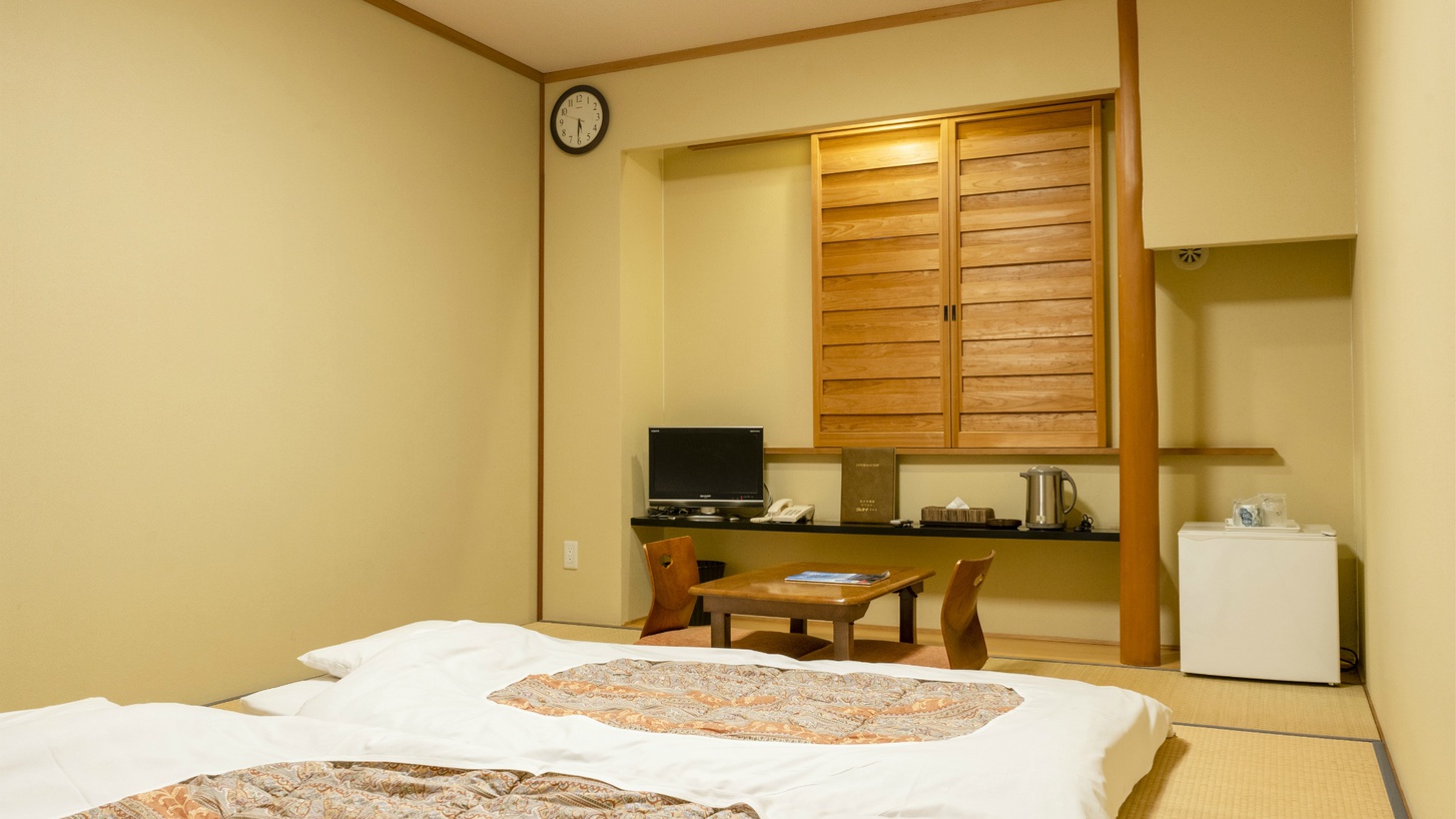 【和室】3名様までご宿泊可能な和室。畳ならではの心地良さで身も心もよりリラックスしてください。