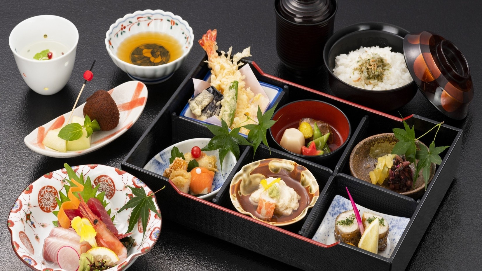 湯ったり【日帰り温泉＋客室デイユース・昼食付プラン】＜11時〜17時＞、昼食は＜季節の和食膳＞