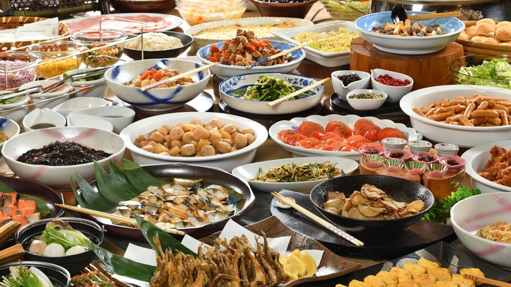 【サマーバイキング◆夕食時間おまかせ】総額46，000円〜☆水族館＆子供プチ特典■夏休み応援プラン■