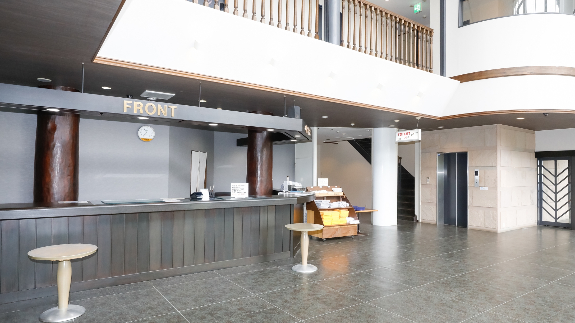 ロビー／昔懐かしい面影を残し、気軽に「ただいま」と言えるそんな観光拠点