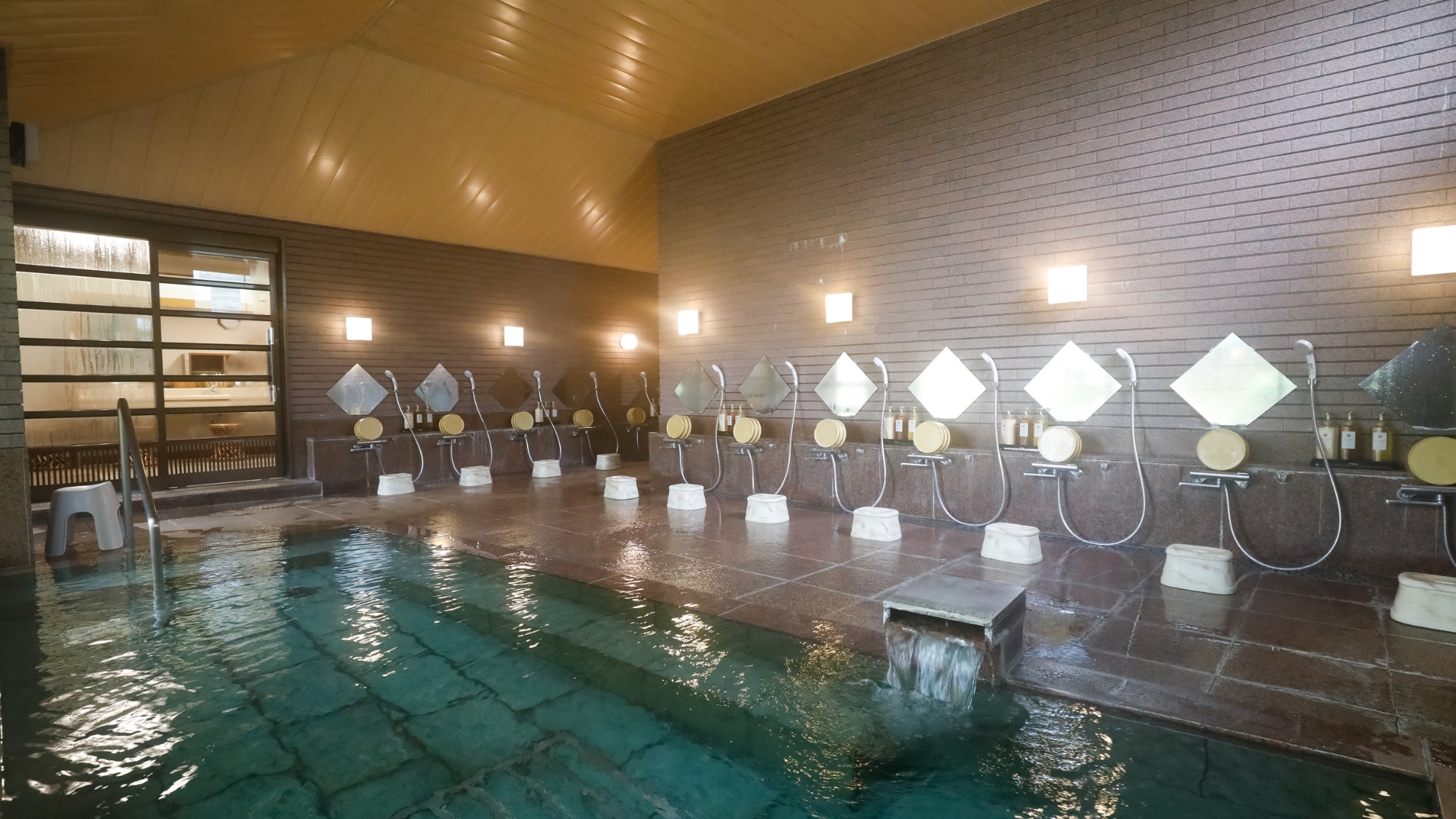 風呂／旅の疲れを癒す大浴場をご用意しております。