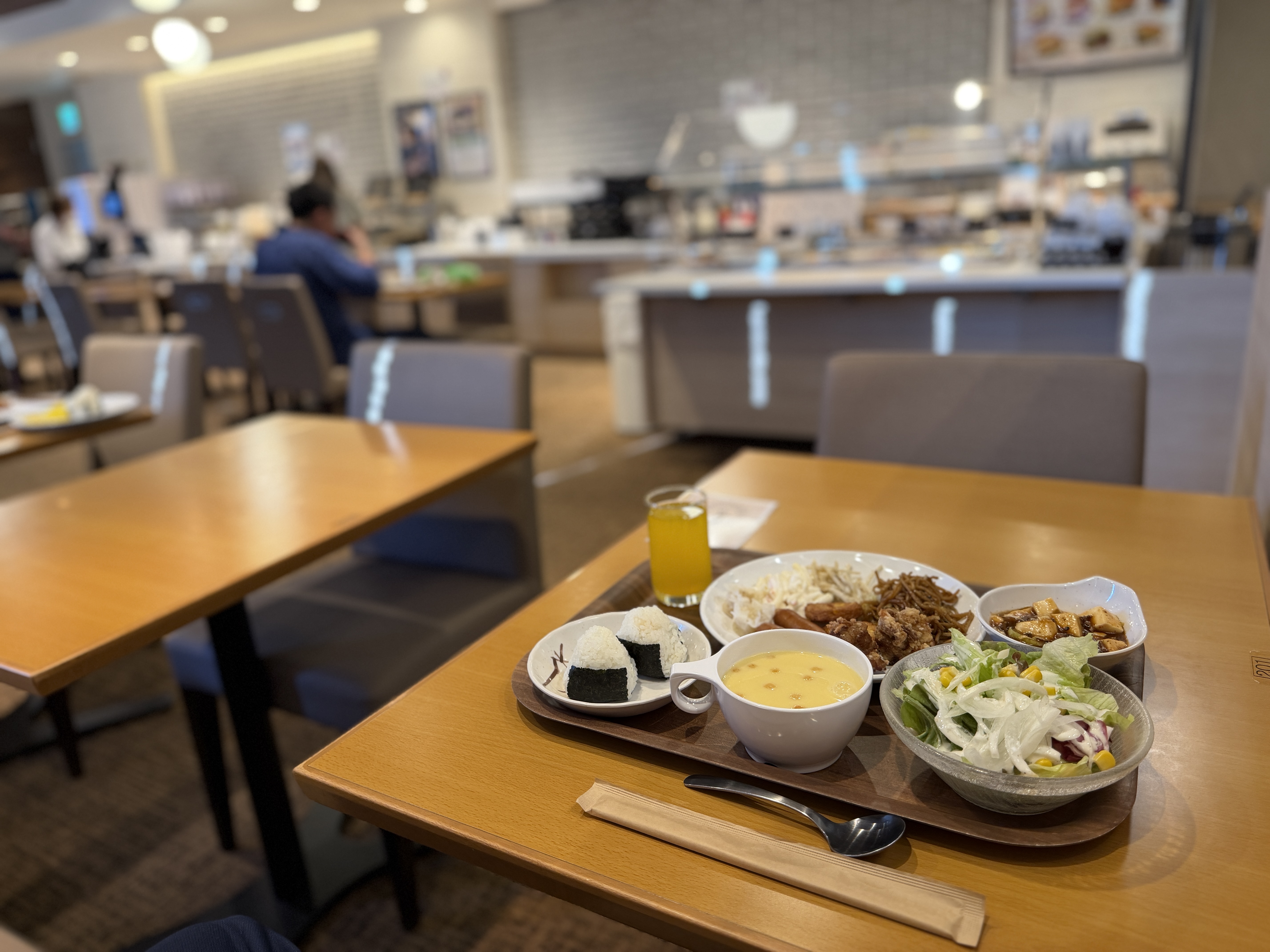 朝食ビュッフェではおにぎりも新登場