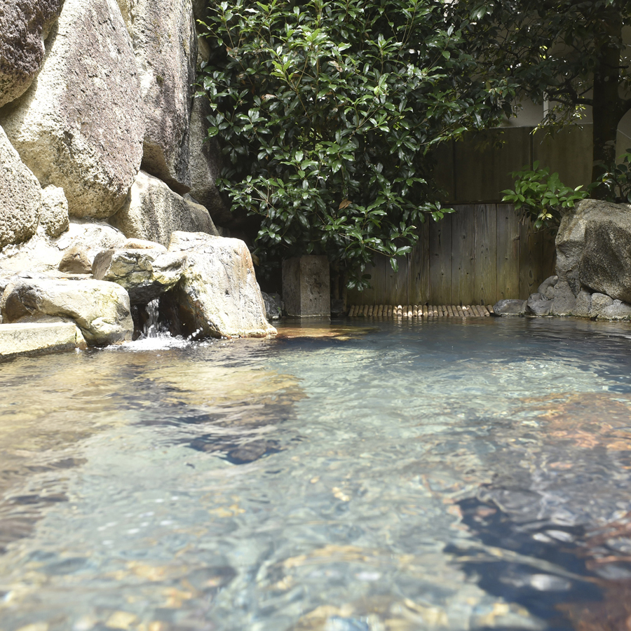 離れの湯　男性風呂