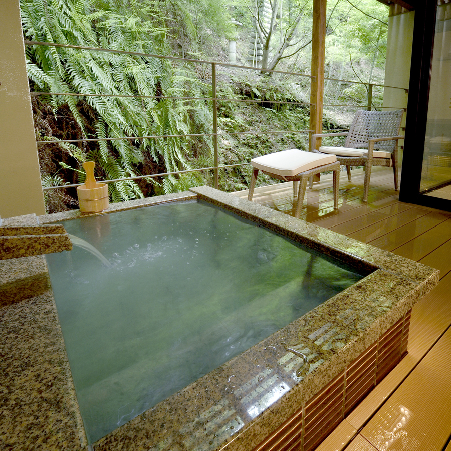 「山のテラス」　温泉　露天風呂付客室