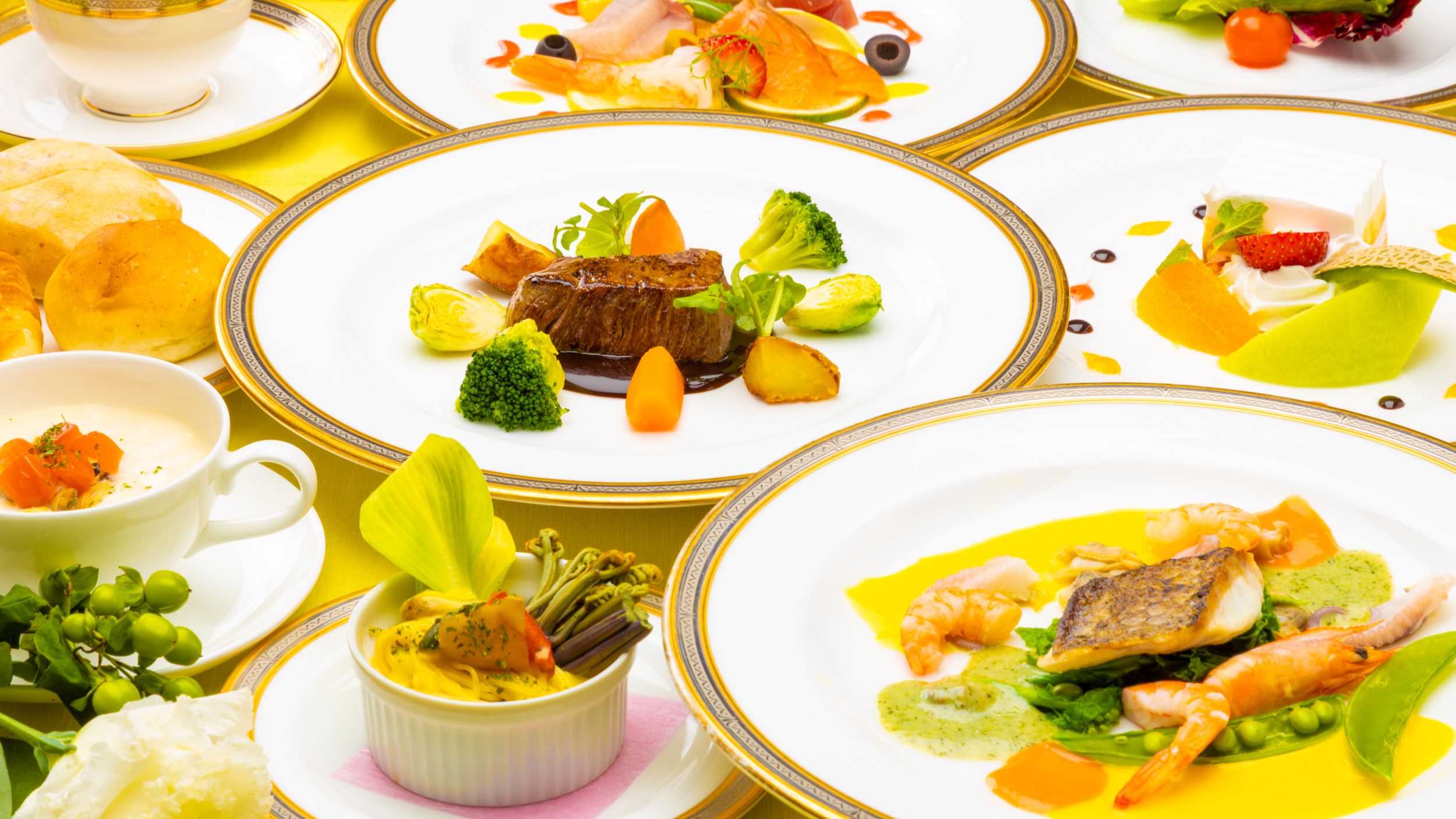 ～四季を感じるフレンチ　春の「スタンダード」コース～上質な牛ヒレステーキや新鮮な魚介を味わうコース