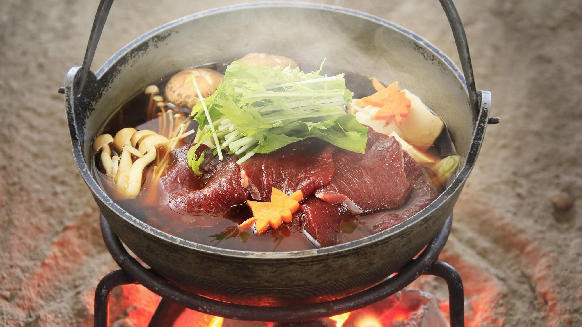 【人気急上昇！】もみじ鍋（鹿鍋）会席◆醤油仕立てのスープが肉の旨みを引き立てます