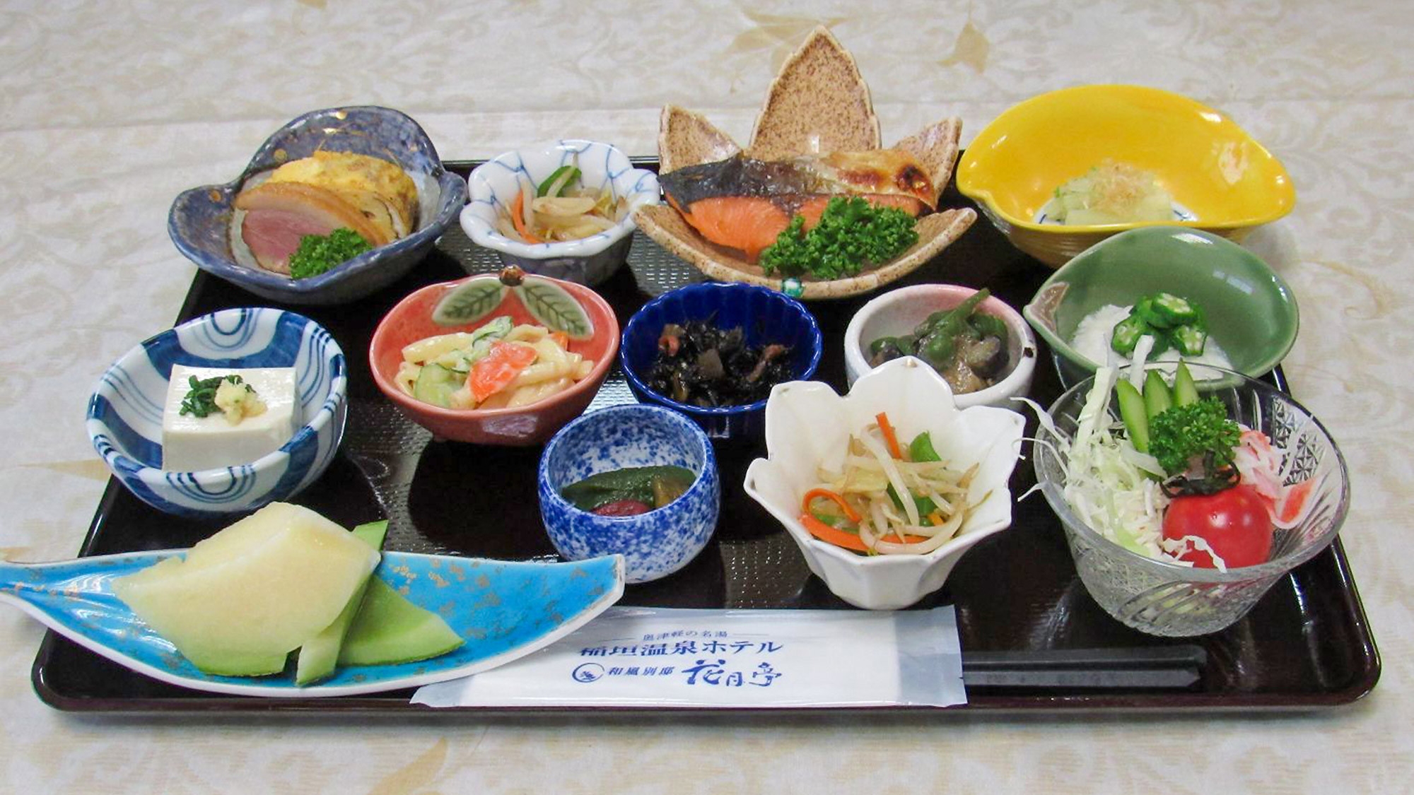 【夕朝食付/最上級グレード】部屋食　牛ステーキ＆十和田バラ焼き＆季節の海鮮鍋などのお料理