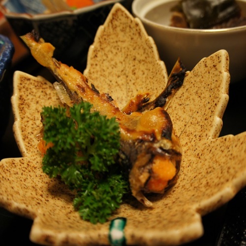 焼き魚の一例　※冬の味覚ハタハタ