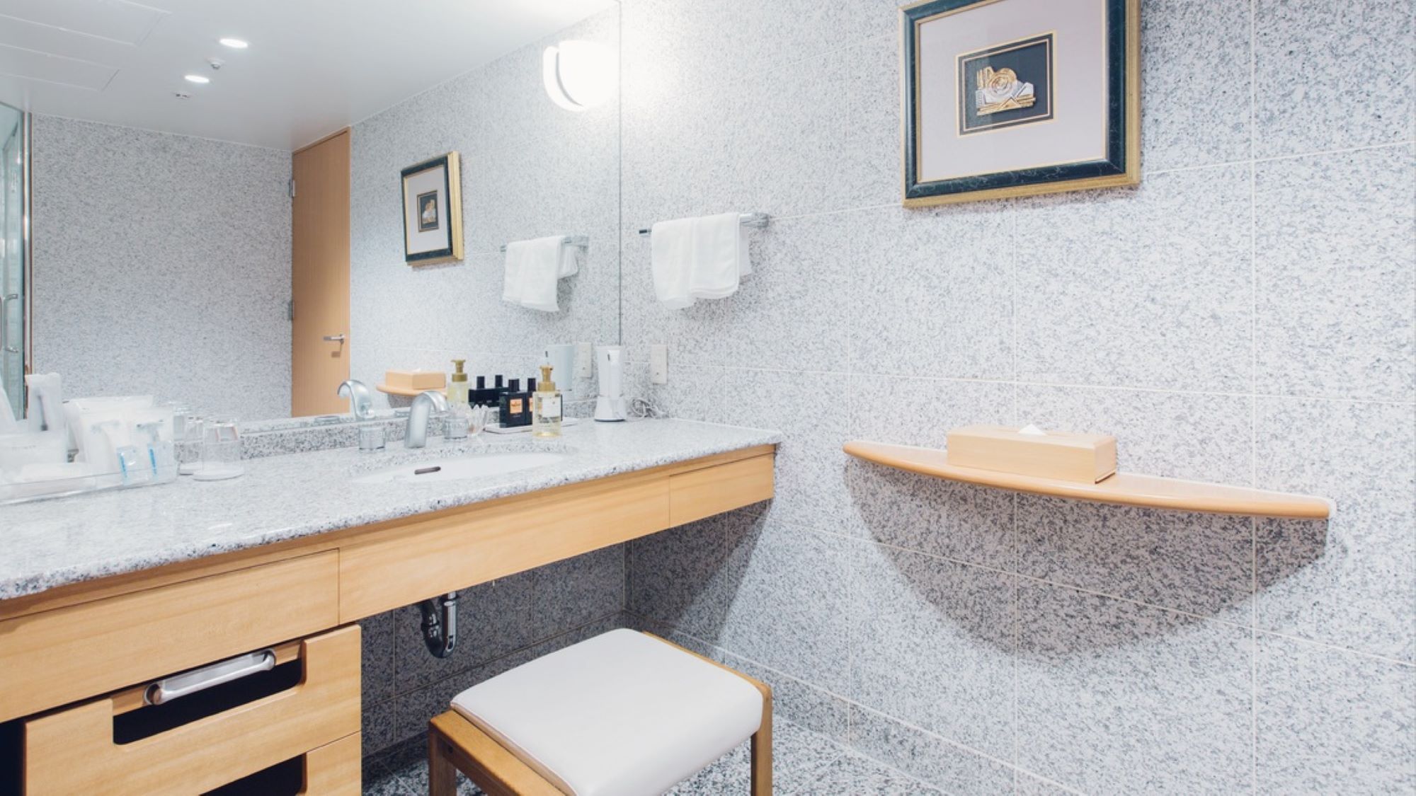 【スイートルーム／洗面台】