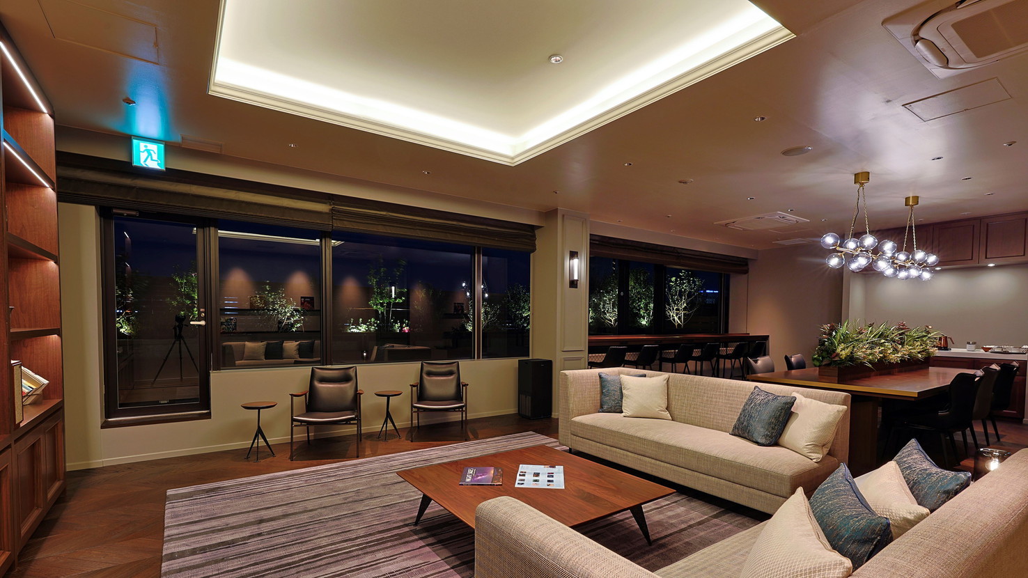 7階専用ラウンジ＜夜＞